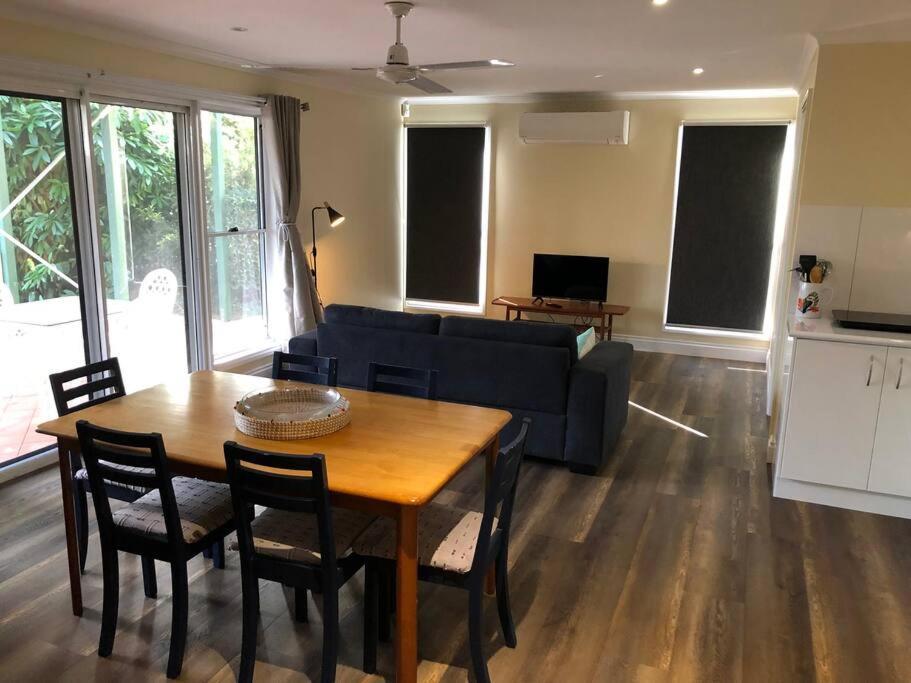 Kookaburra Oasis