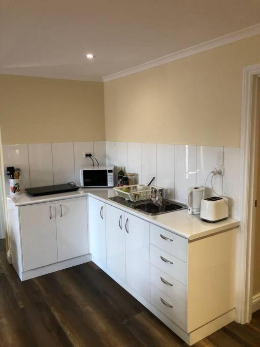 Kookaburra Oasis * Aitkenvale